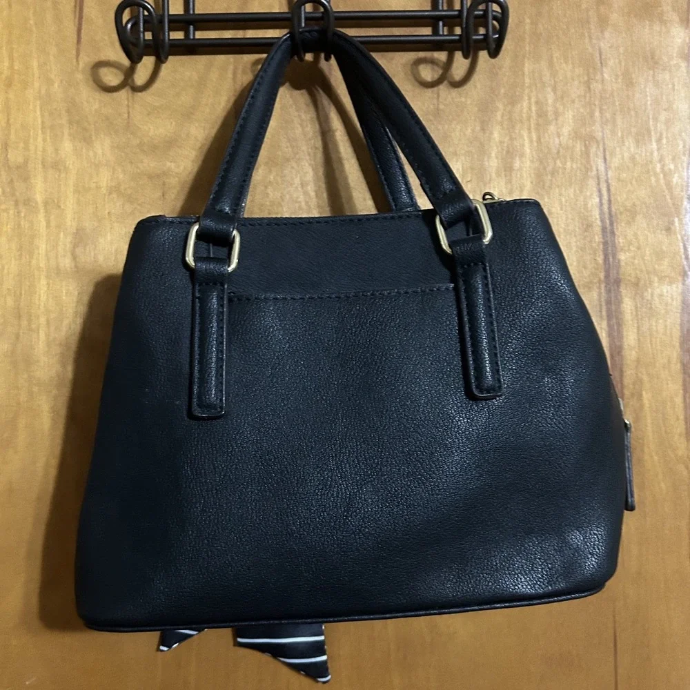 Liz Claiborne liz claiborne